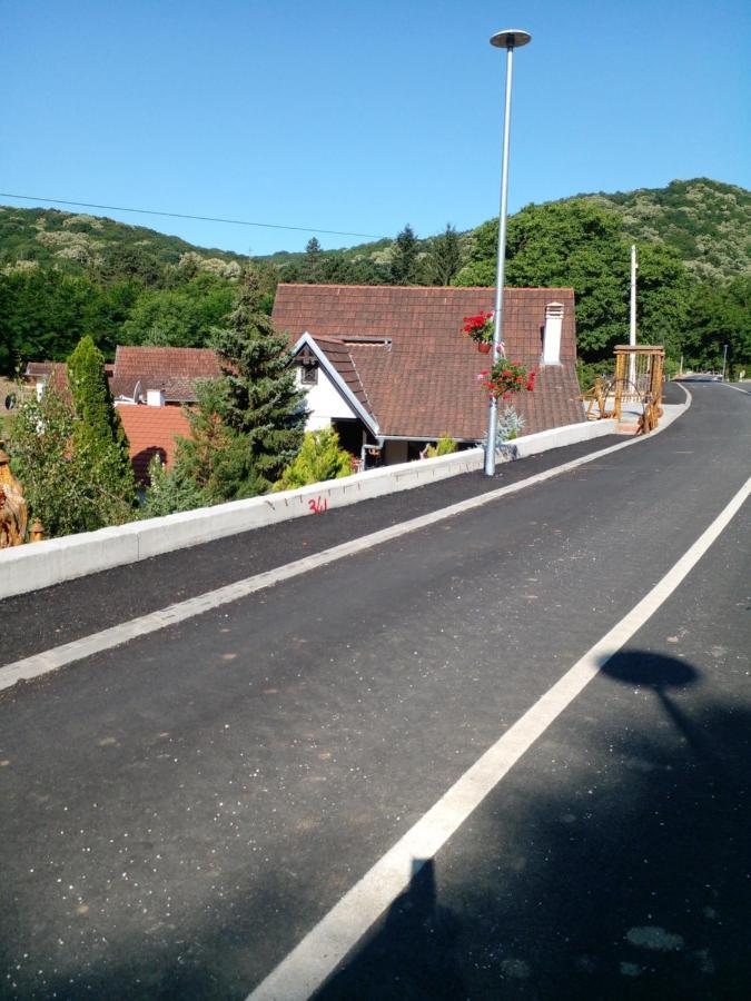 Skriveni Raj Apartamento Vrdnik Exterior foto