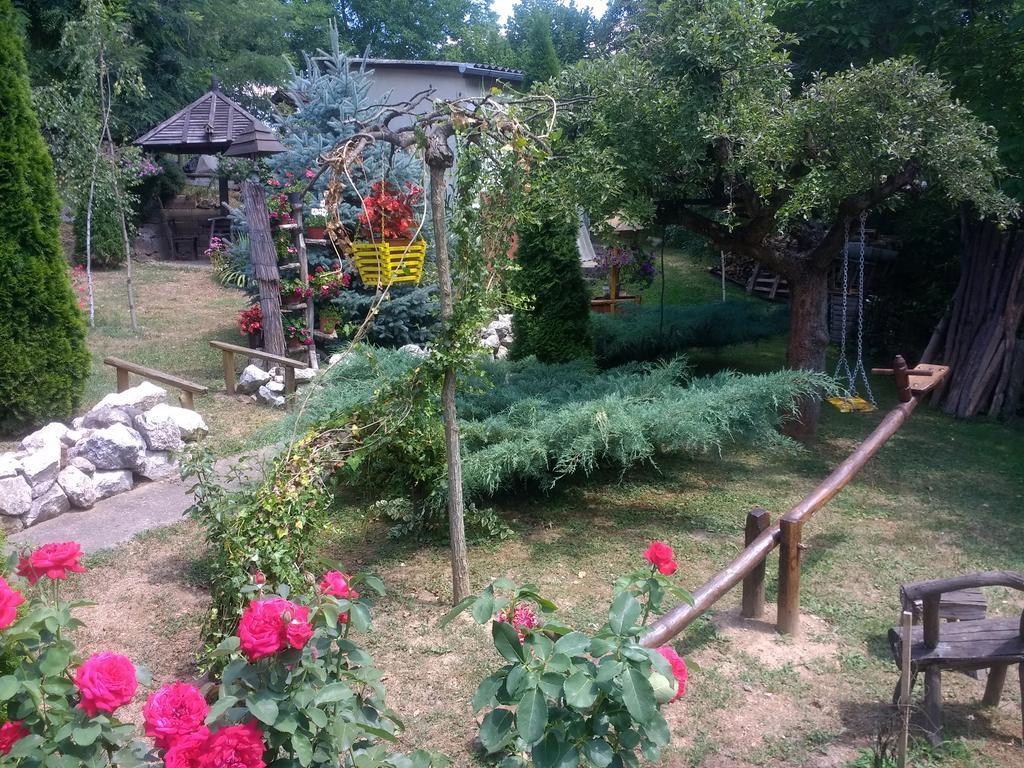 Skriveni Raj Apartamento Vrdnik Exterior foto